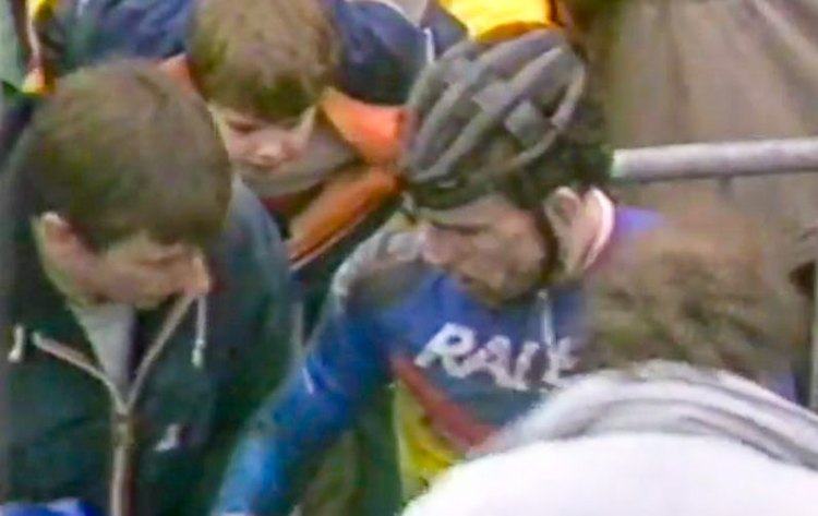 Paur Sherwin attending to Steve Douce after the race. 198 British Cyclocross National Championships - Sutton Park