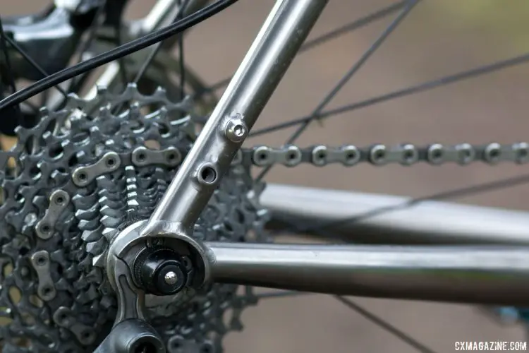 The Dean Antero titanium cyclocross bike offers a replaceable derailleur hanger and rack and fender mounts. © Cyclocross Magazine