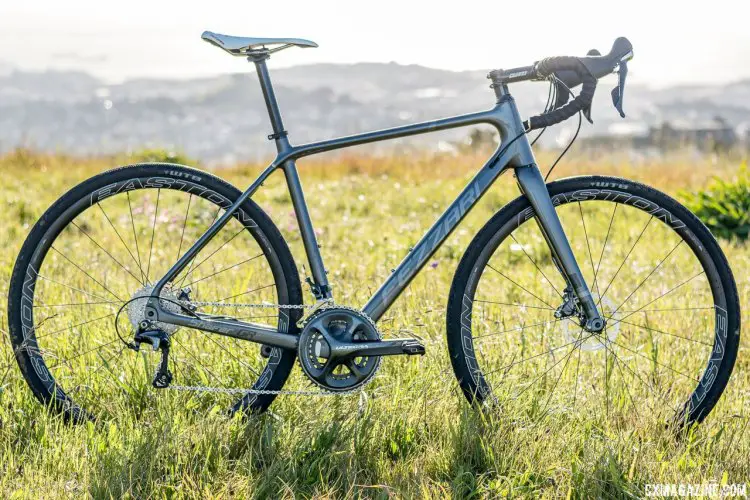 Fezzari's Shafer gravel bike brings an understated value-oriented option for the dirt and gravel road cyclist . © Cyclocross Magazine