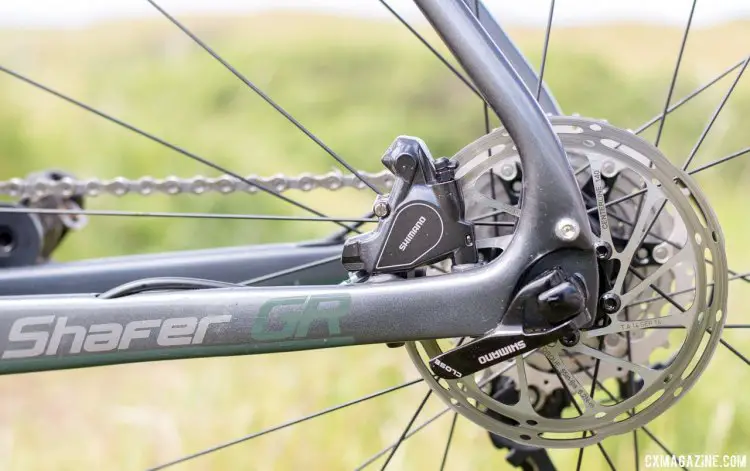 Fezzari's Shafer gravel bike adopts flat-mount brakes and internal routing. © Cyclocross Magazine