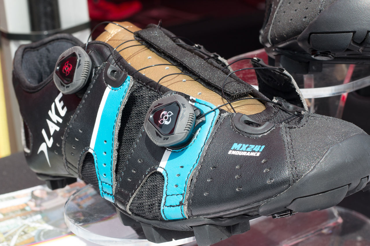 Svarende til Troende højdepunkt Lake Cycling's new MX241 Endurance mountain bike / cyclocross shoe uses  abrasion-resistant Helcor leather and a mesh structure under the dials to  eliminate pressure points. © Cyclocross Magazine - Cyclocross Magazine -