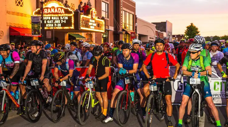 2015 Gravel Worlds champ Neil Shirley enjoyed a front-line call-up at the 2017 Dirty Kanza gravel race. © Ian Matteson / ENVE