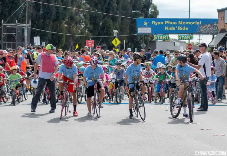 Ryan Phua Memorial Kid's Ride at the Burlingame Criterium, led by the late Ryan's brother and friends. © Cyclocross Magazine