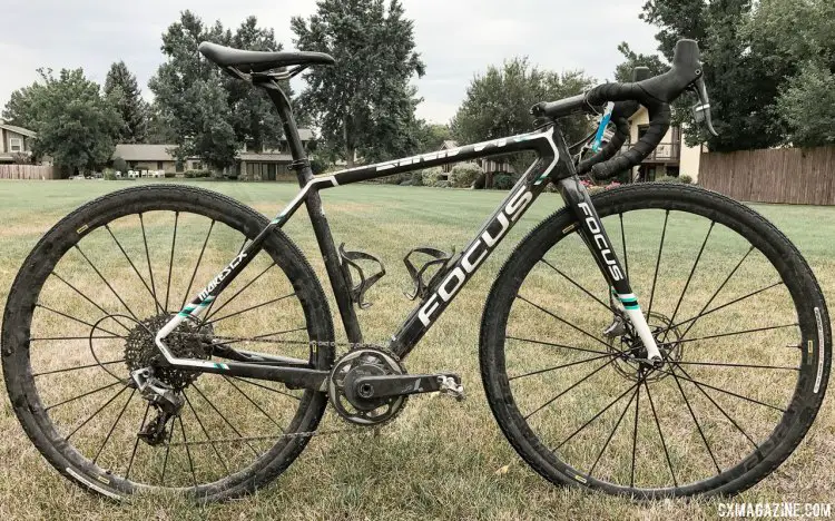 Janel Holcomb's 2017 Crusher-winning Focus Mares cyclocross bike looks ready for a cyclocross race.