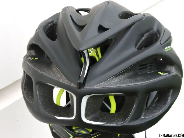 The Rudy Project Racemaster helmet features a rear eyewear garage for sunglasses storage. © Cyclocross Magazine