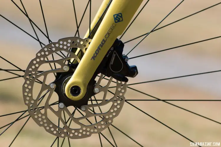 Flat mount hydraulic brakes adorn the whole Jake cyclocross line. 2018 Kona Jake the Snake cyclocross bike. © Cyclocross Magazine