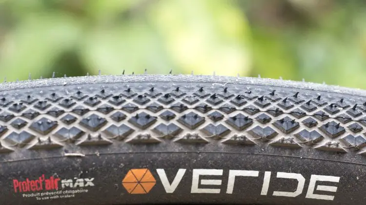The Hutchinson Overide tubeless gravel tire comes in two widths: 38 and 35mm, but both share the same tread pattern, with increasing knob size and heights towards the shoulder, for cornering bite. © Cyclocross Magazine