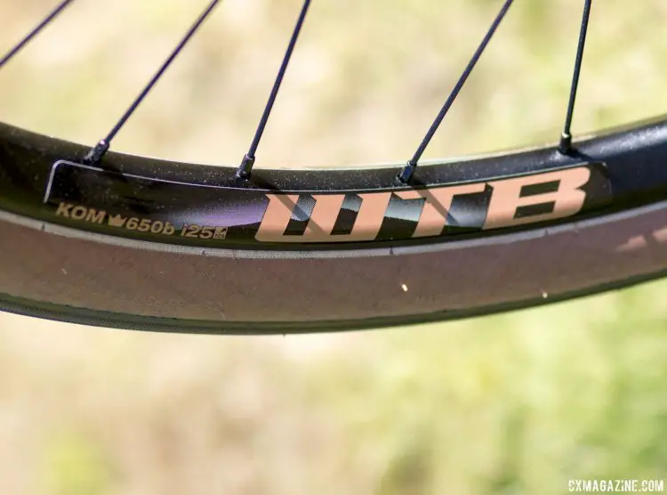 2018 Kona Rove LTD spins on WTB Kom i25 rims and WTB Horizon tires. © Cyclocross Magazine