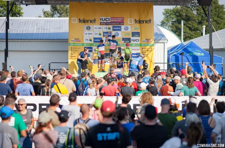 The 2016 Jingle Cross World Cup brought out the fans. © A. Yee / Cyclocross Magazine