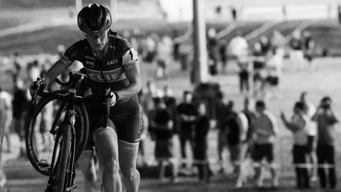 Katerina Nash (Clif Bar) runs away to a fifth CrossVegas title. 2017 CrossVegas, Elite Women. © A. Yee / Cyclocross Magazine