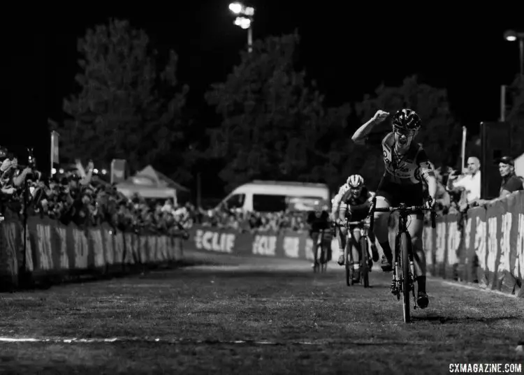 Ellen Noble (Aspire) celebrates her third-place finish. 2017 CrossVegas, Elite Women. © A. Yee / Cyclocross Magazine