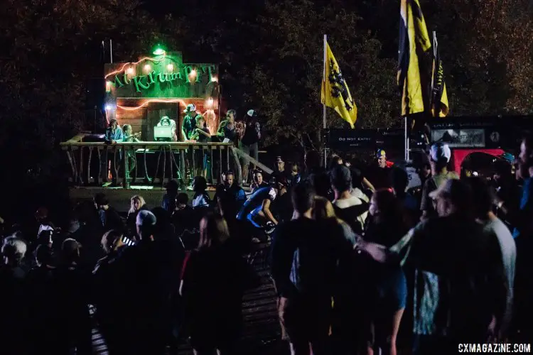 Mt. Krumpit is always a party. Elite Men, 2017 Jingle Cross Day 1 UCI C1 (Friday Night). © J. Curtes / Cyclocross Magazine