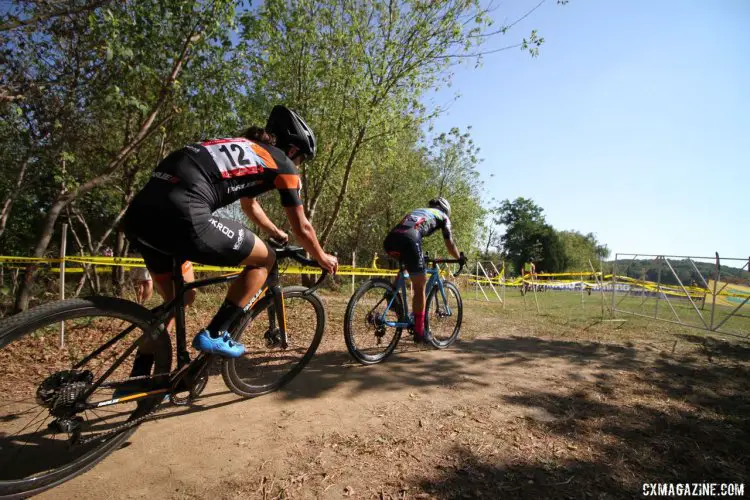 Courtenay McFadden and Chrystal Anthony battle each other for important UCI points during Friday's C2 Trek CX Cup. Anthony finished fifth, McFadden sixth. ©D. Mable / cxmagazine.com