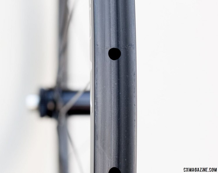 Atom Composites CR38 carbon tubular wheelset. © Cyclocross Magazine