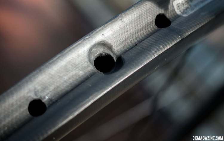 Atom Composites CR38 carbon tubular wheelset. © Cyclocross Magazine