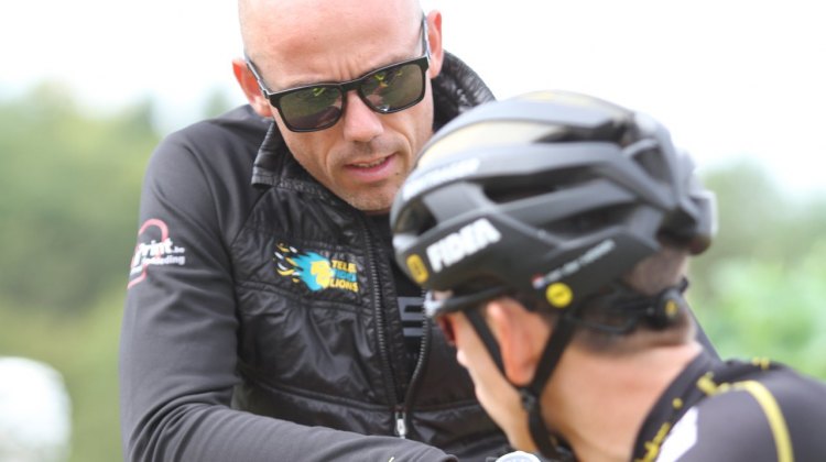 Sven Nys talks with Lars van der Haar before Sunday's race. 2017 Jingle Cross World Cup © D. Mable / Cyclocross Magazine