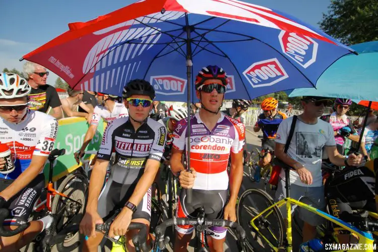 Riders did what they could to stay cool prior to the start of Friday's hot C2 race at the Trek CX Cup. © D. Mable / cxmagazine.com