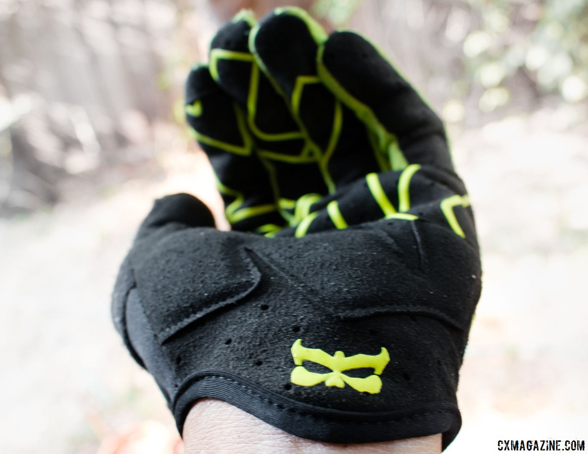Kali Protectives Venture Gloves offer a bit of padding to take the edge off and convince you you're a few lower psi, without cornering squirm. © Cyclocross Magazine