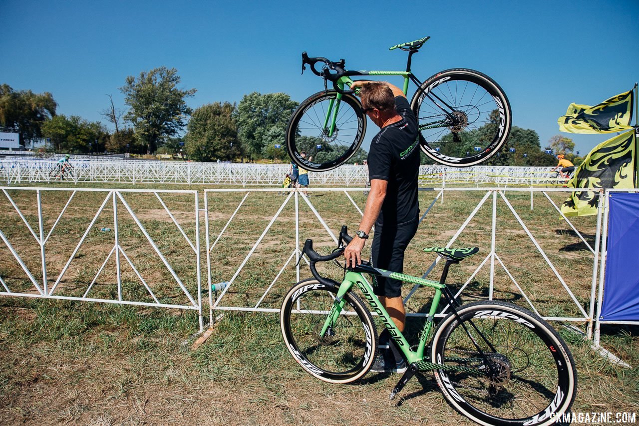 Stu Thorne supports the Cannondale p/b CyclocrossWorld team in many different ways. 2017 World Cup Waterloo © J. Curtes / Cyclocross Magazine