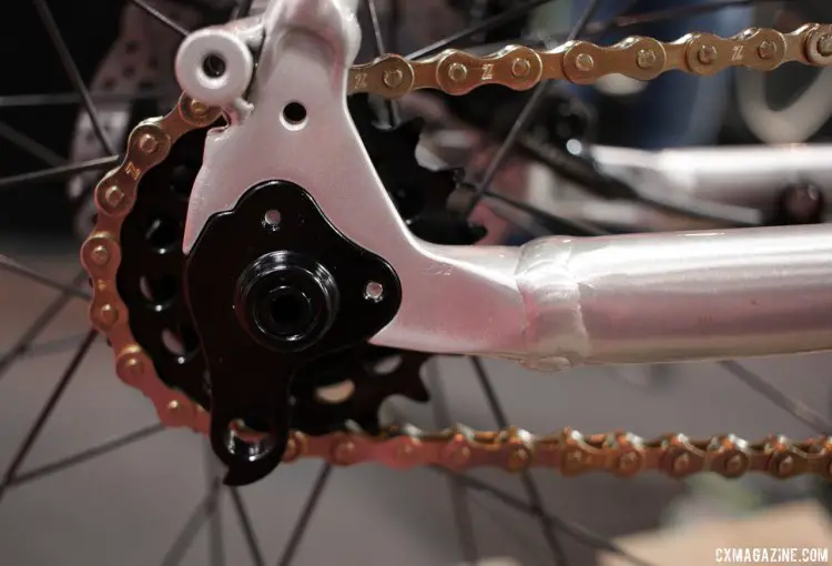 The Van Dessel Country Road Bob can handle a rear derailleur or singlespeed or geared use. Interbike 2017 © Cyclocross Magazine