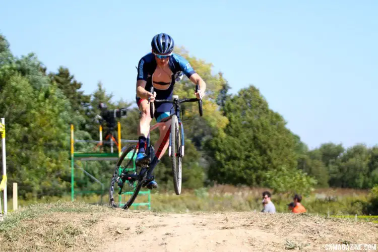 Garry Millburn (Speedvagen / MAAP) has some fun before his race. 2017 World Cup Waterloo Elite Men. © D. Mable / Cyclocross Magazine