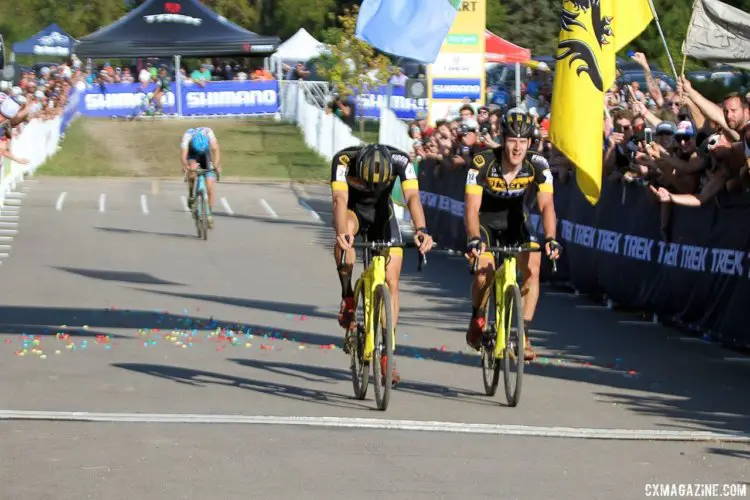 Telenet Fidea teammates Corne van Kessel and Daan Soete went two-three at Sunday's World Cup. 2017 World Cup Waterloo Elite Men. © D. Mable / Cyclocross Magazine