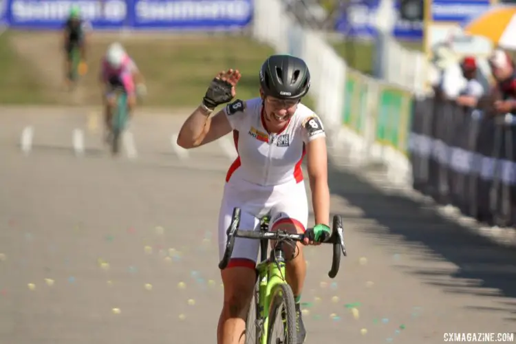 Emma White waves to the crowd after her eighth-place finish on Sunday. 2017 World Cup Waterloo Elite Women. © D. Mable / Cyclocross Magazine