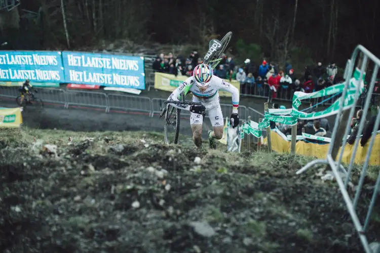 Stephen Hyde hits the run-up en route to a top ten finish. Cyclocross Superprestige #5 - Spa-Francorchamps, BEL © B. Hamvas / cyclephotos.co.uk