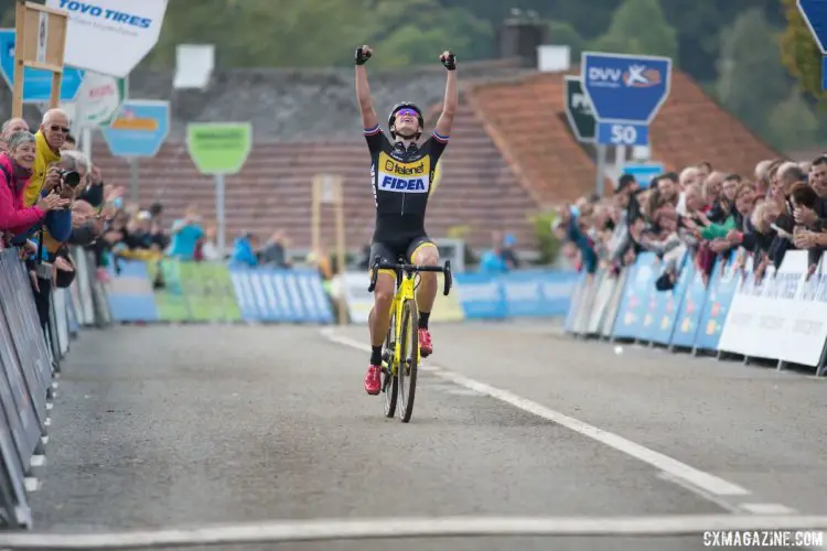 Lars van der Haar attacked late to win in Ronse. 2017 Cyclocross DVV Verzekeringen Trofee #1 - GP Mario De Clercq© B. Hamvas / Cyclocross Magazine