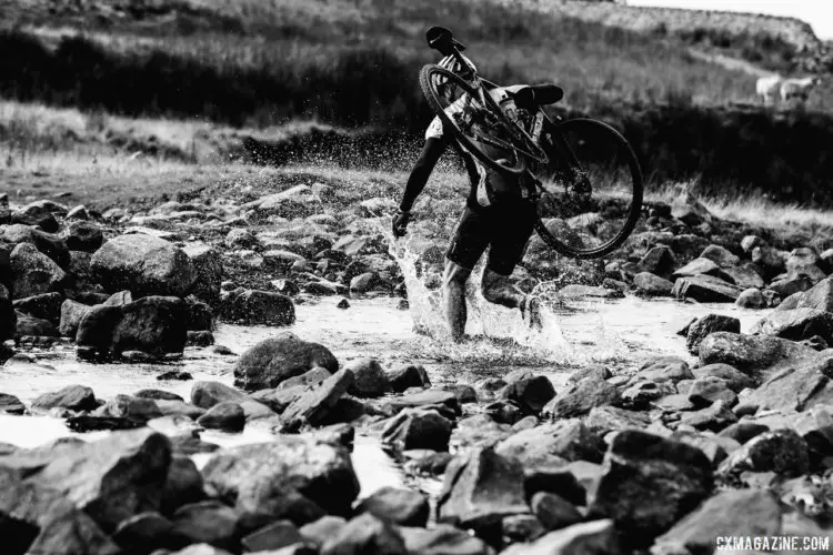 The 3 Peaks race includes a little bit of everything, including creek crossings. 2017 Three Peaks Cyclocross. © D. Monaghan / Cyclocross Magazine