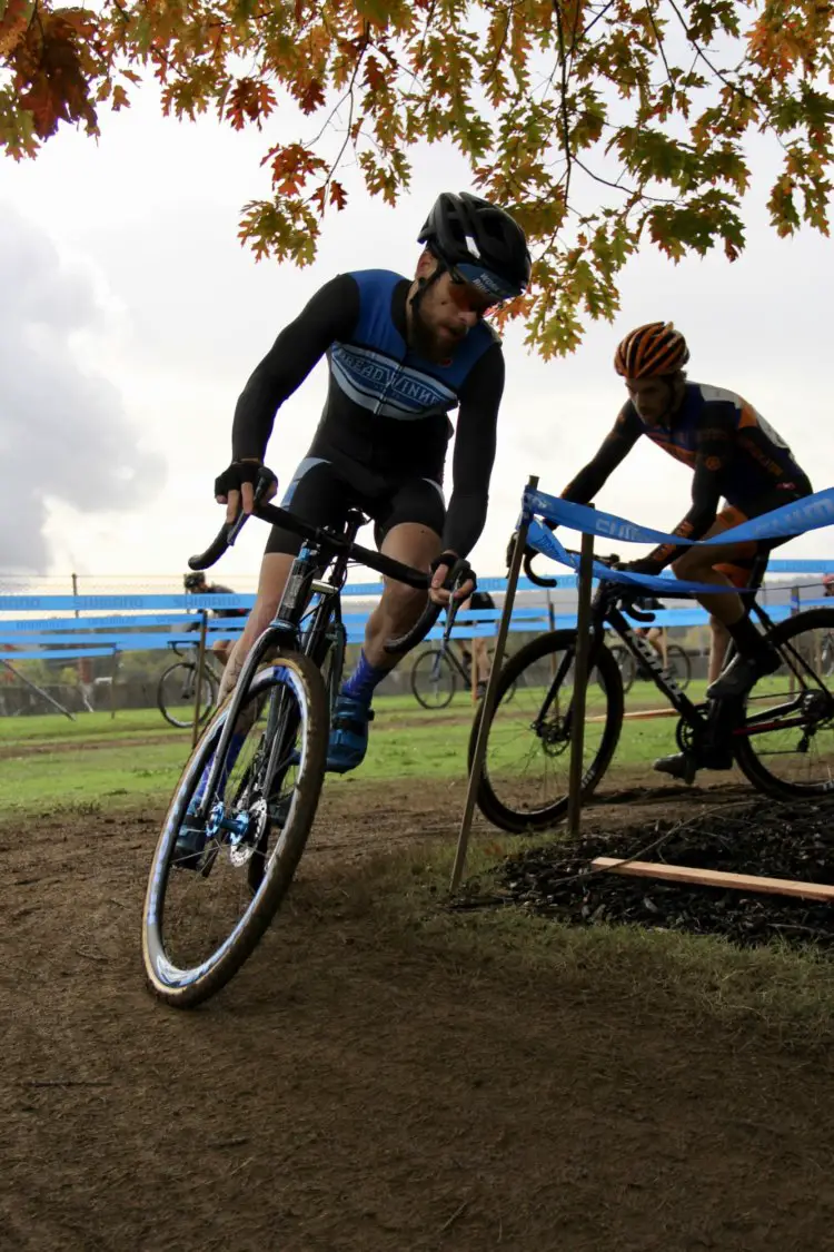 Breadwinner's Josh Kelly carving grass in Men's Elites at Heron Lakes. © M. Estes / Cyclocross Magazine