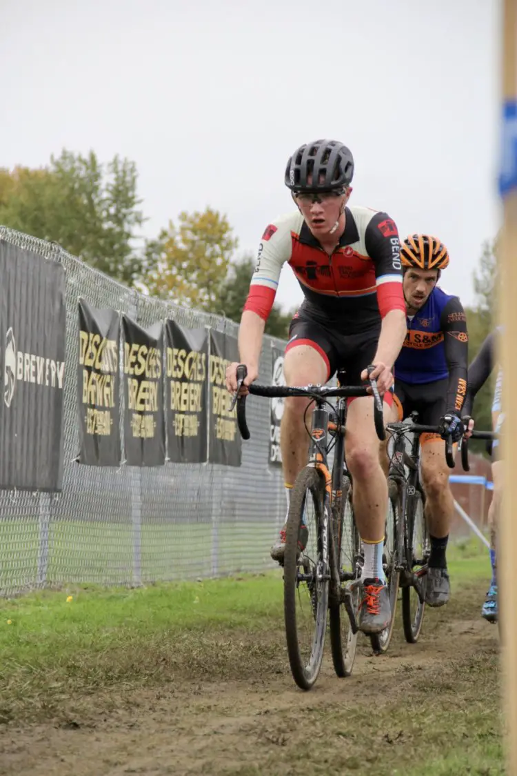 17 yr Old Henry Jones of Bend, Oregon leads Men's Elite's at Heron Lakes. © M. Estes / Cyclocross Magazine