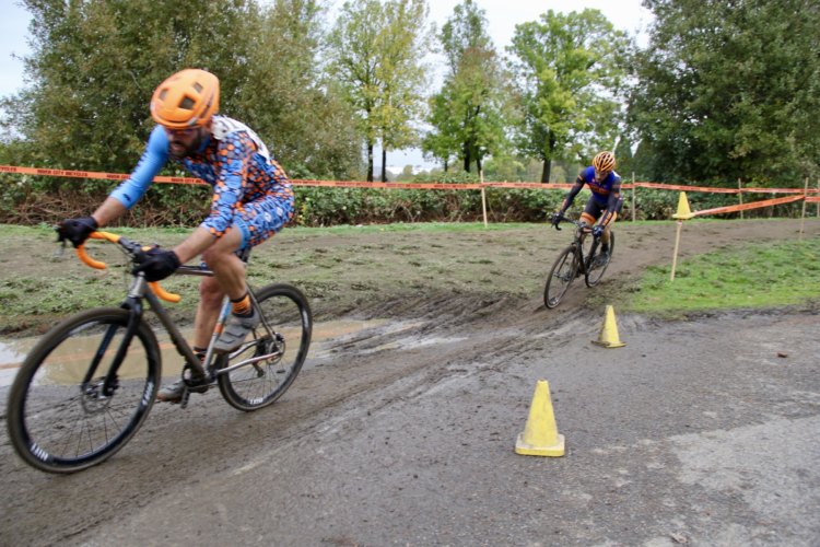 PDX Ti's Mitchell Trux leads Team S&M's Sean Babcock for a lap. © M. Estes / Cyclocross Magazine