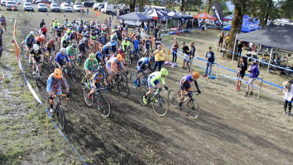 Elite Men's whistle just blew. CX Crusade Cascade Locks. Photo M. Estes