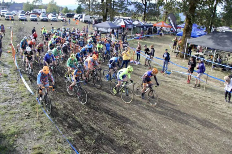 Elite Men's whistle just blew. CX Crusade Cascade Locks. Photo M. Estes