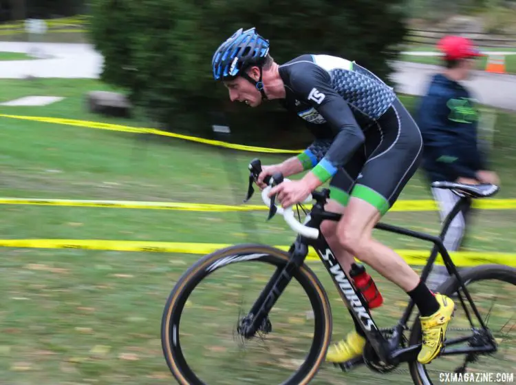 Tristan Schouten accelerates. 2017 Grafton Pumpkin Cross. © Z. Schuster / Cyclocross Magazine