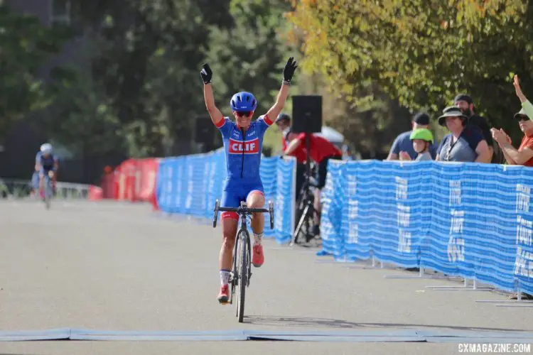 Katerina Nash wins WSCXGP Day 1. © V. Sama / Cyclocross Magazine
