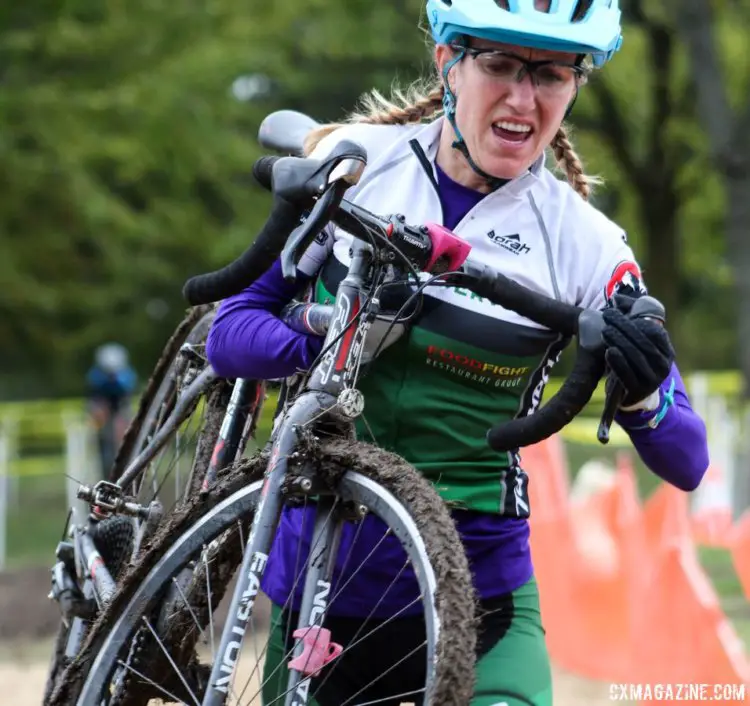 Holly LaVesser carries her bike through the sand. 2017 Fitcherona Cross Omnium - McGaw Park. © Z. Schuster / Cyclocross Magazine