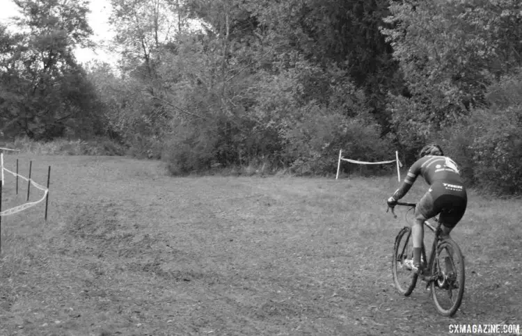 It was clear sailing ahead for Erin Feldhausen at the end of Sunday's race. 2017 Fitcherona Cross Omnium - McGaw Park. © Z. Schuster / Cyclocross Magazine