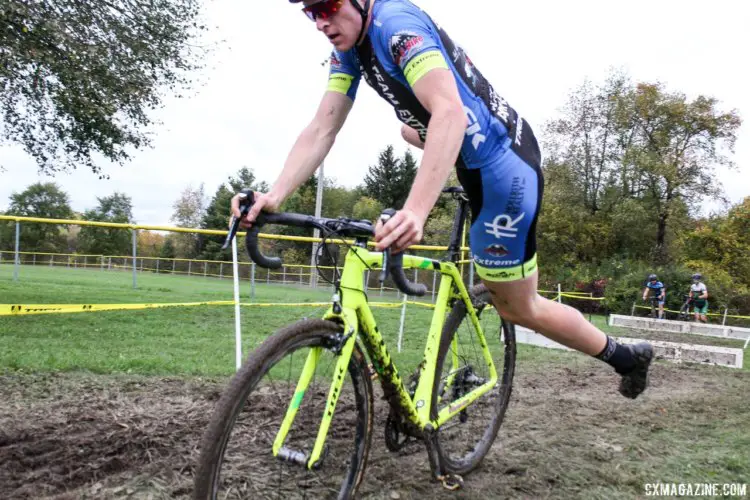 Ben Senkerik flew to a third-place finish on Sunday. 2017 Fitcherona Cross Omnium - McGaw Park. © Z. Schuster / Cyclocross Magazine