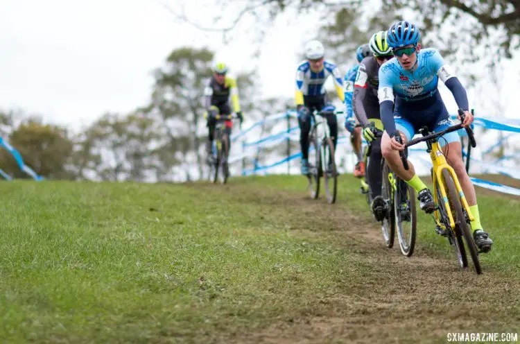 With two to go, the group of five contenders makes the plunge down to the pits. Ben Gomez Villafane leads, with Sam Noel dangling. Junior Men, 2017 Cincinnati Cyclocross, Day 2, Harbin Park. © Cyclocross Magazine