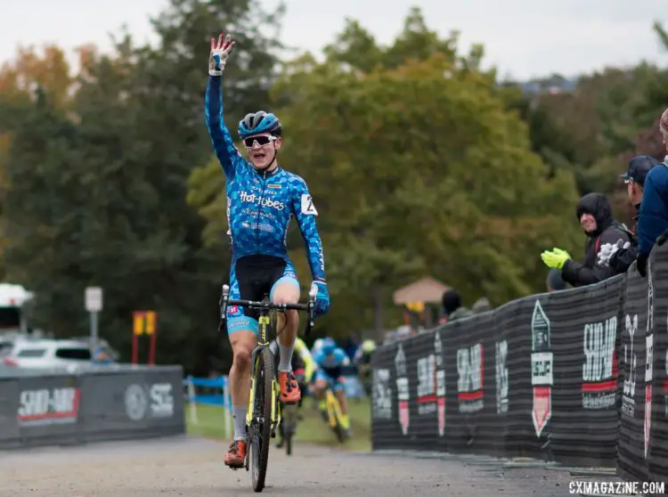 Lane Maher charged up the final climb to make it four UCI wins in a row. Junior Men, 2017 Cincinnati Cyclocross, Day 2, Harbin Park. © Cyclocross Magazine