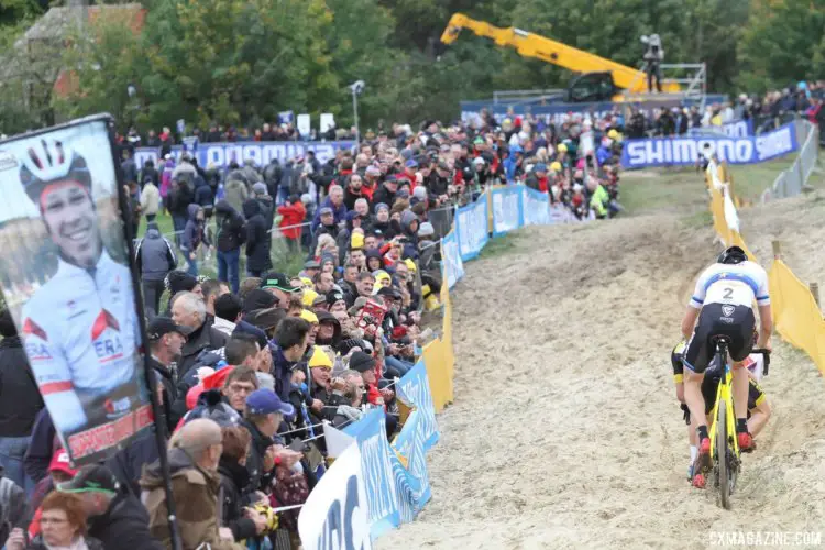 Riders were close together during this part of the race. 2017 World Cup Koksijde. © B. Hazen / Cyclocross Magazine