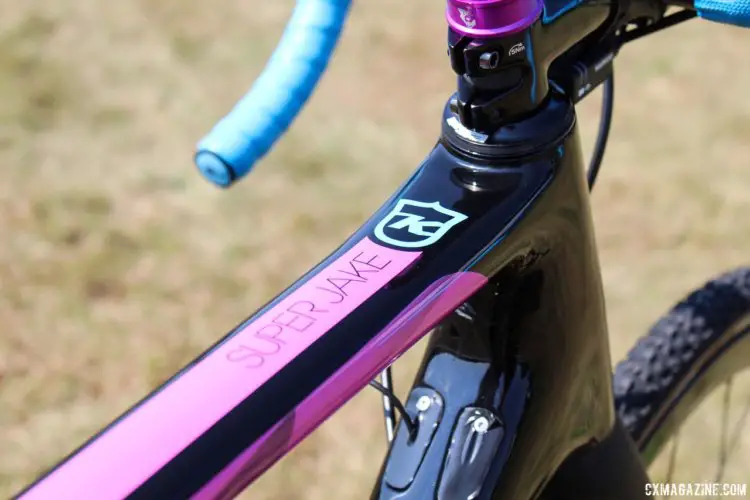 Kona's 2018 Super Jakes have a black with pink and turquoise highlight color scheme. The team's kits are colored to match. Kerry Werner's 2017 World Cup Waterloo Kona Super Jake. © Z. Schuster / Cyclocross Magazine