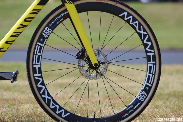 The Maxwheel 45B carbon disc tubular wheels give Chainel's bike some French flair. The wheels use a DT Swiss hub and have 24 spokes front and rear. Lucie Chainel's Canyon Inflite, 2017 World Cup Waterloo. © Z. Schuster / Cyclocross Magazine