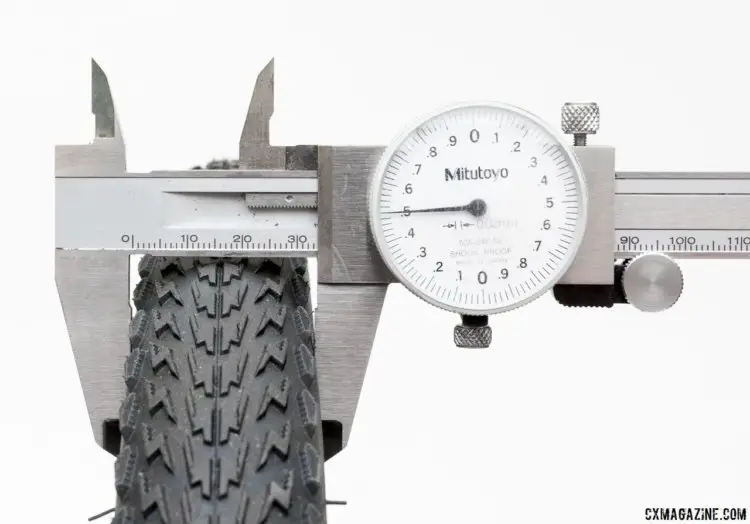 The 33C Terra tire measures 33.5mm on a rim on an internal width of 19mm, inflated to 35psi. © C. Lee / Cyclocross Magazine