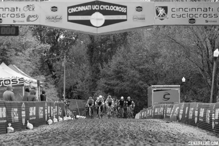 The Junior Men's start. 2017 Cincinnati Cyclocross, Day 1. © Cyclocross Magazine