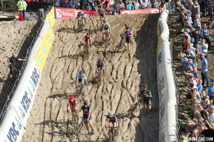 The descent into De Kuil can get hectic for the field. 2017 Superprestige Zonhoven. © B. Hazen / Cyclocross Magazine