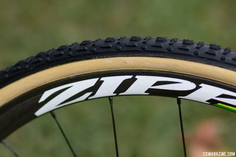 Van Aert has used both Zipp 202 and 303 wheels. In Iowa he was running the 202 Firecrest tubular rims. Wout van Aert's carbon Felt cyclocross bike. © Cyclocross Magazine