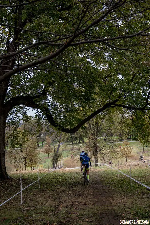 With three climbs per lap, there are also three descents. This is the first long drop into the technical part of the course. 2017 Derby City Cup. © D. Perker / Cyclocross Magazine